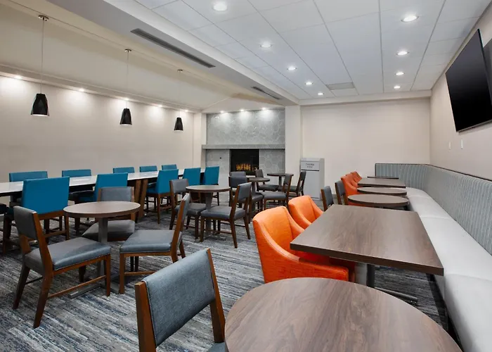 Express By Ihg Hotel