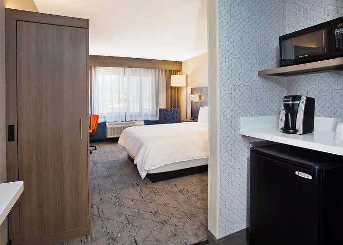 Express By Ihg Hotel