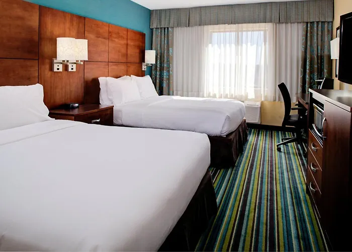 Express By Ihg Hotel 2*
