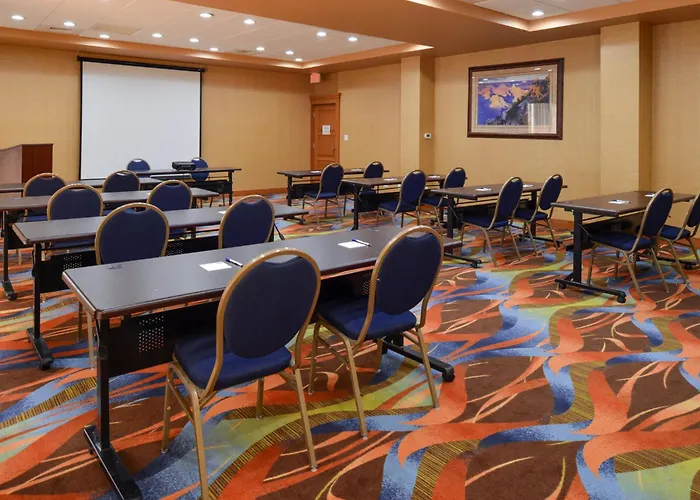 Express By Ihg Hotel 2*