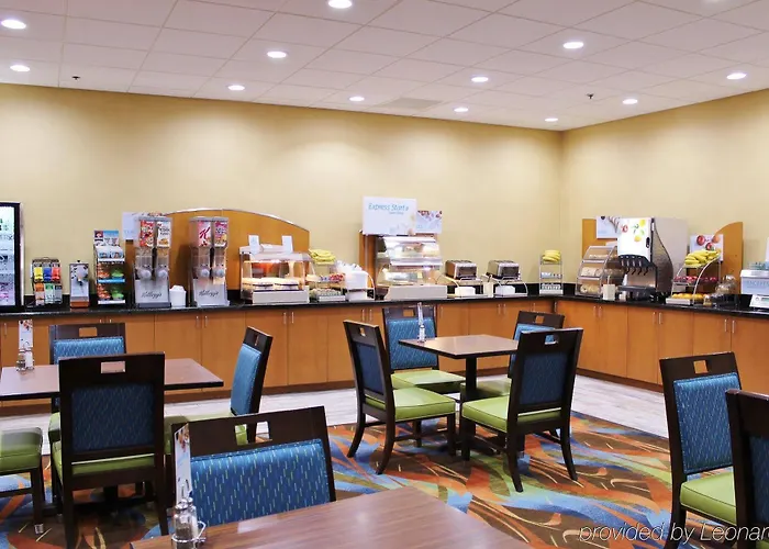 Express By Ihg Hotel 2*